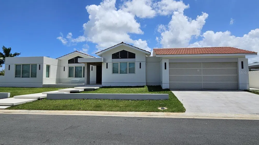 677 LAVANDA Dorado, PR 00646