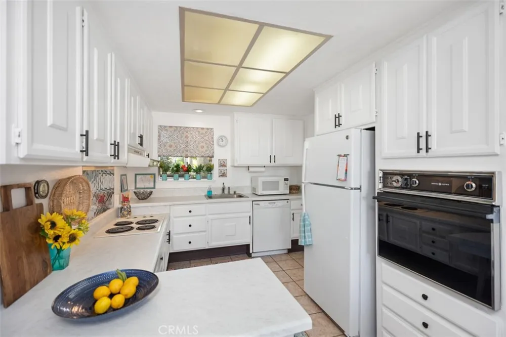 606 AVE SEVILLA #C Laguna Woods, CA 92637