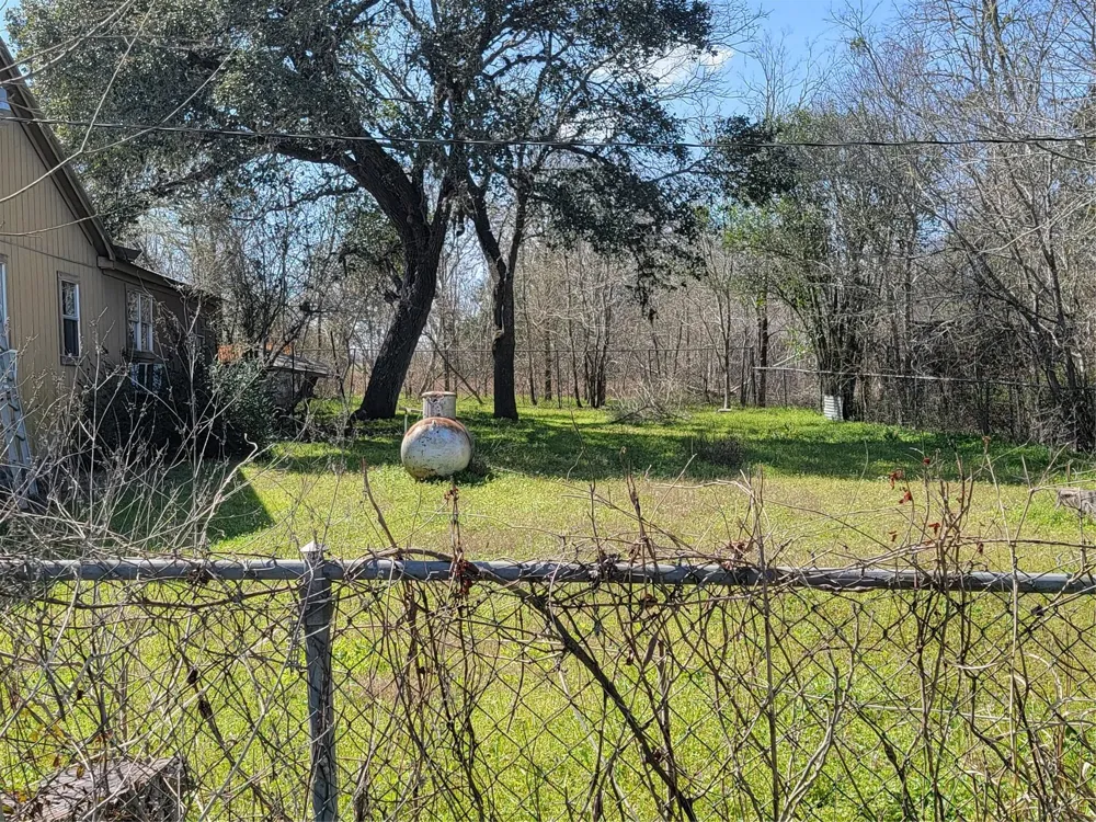 6431 220 Plum, TX 78945