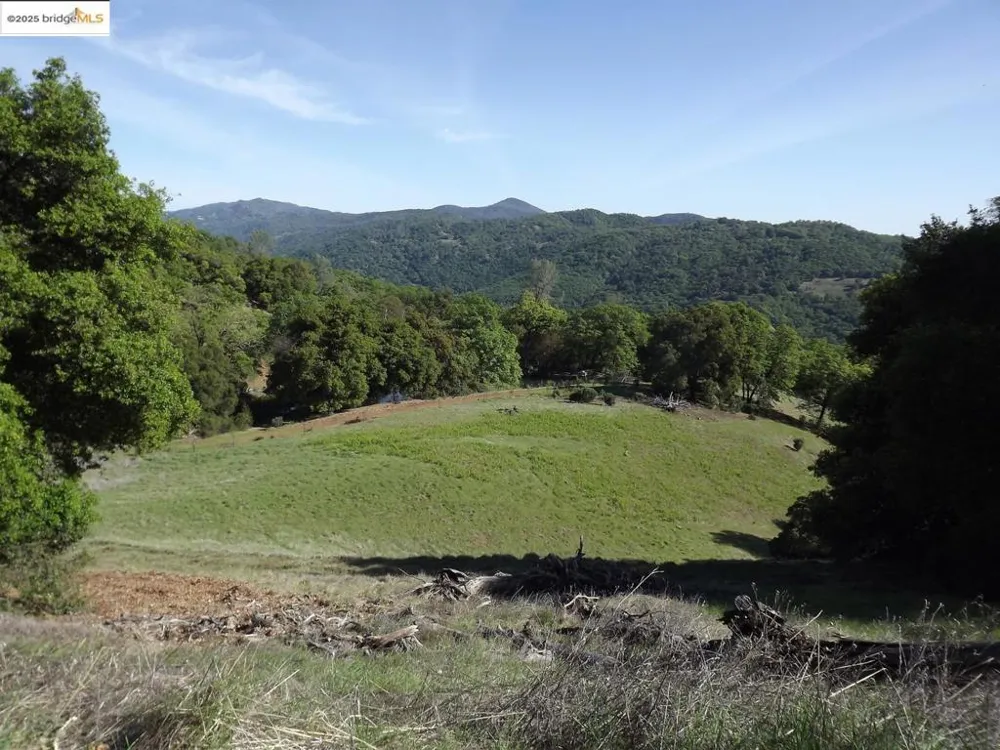 39305 Pine Mountain RD Cloverdale, CA 95425