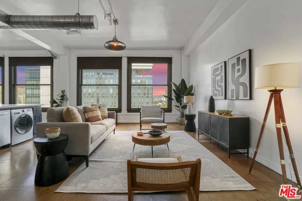 108 W 2nd Street #915