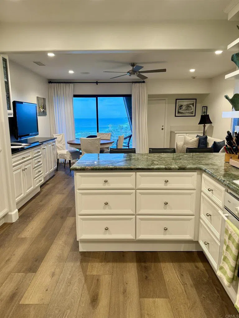 1552 Camino Del Mar #606 Del Mar, CA 92014