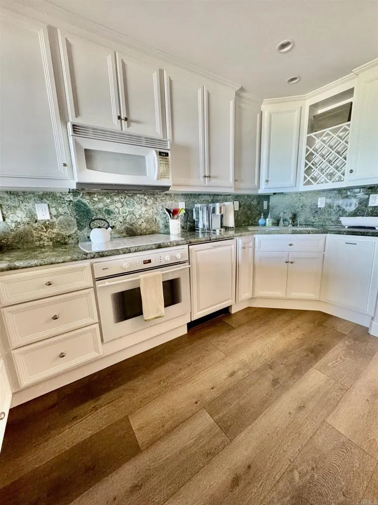 1552 Camino Del Mar #606 Del Mar, CA 92014