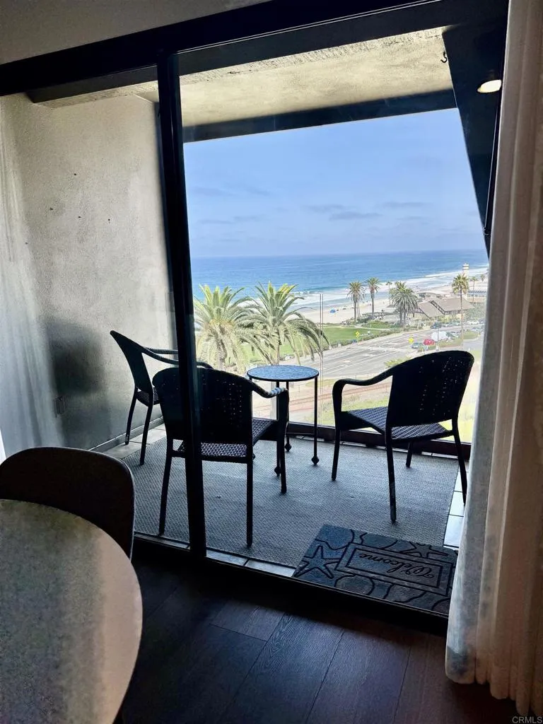 1552 Camino Del Mar #606 Del Mar, CA 92014