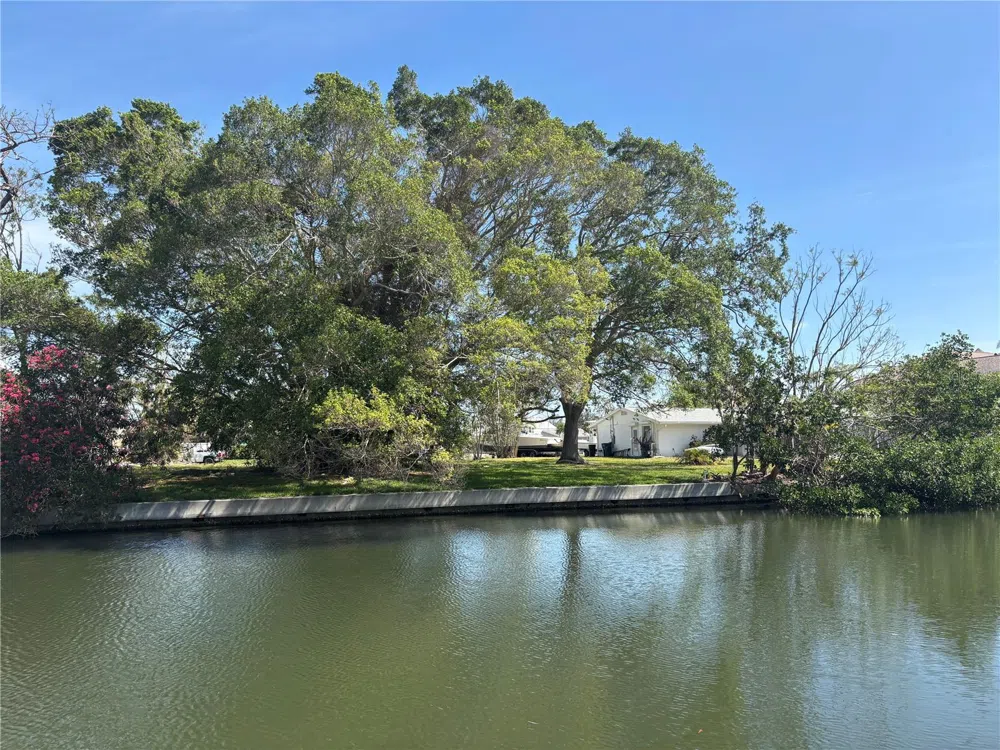 4417 DOLPHIN LANE Palmetto, FL 34221