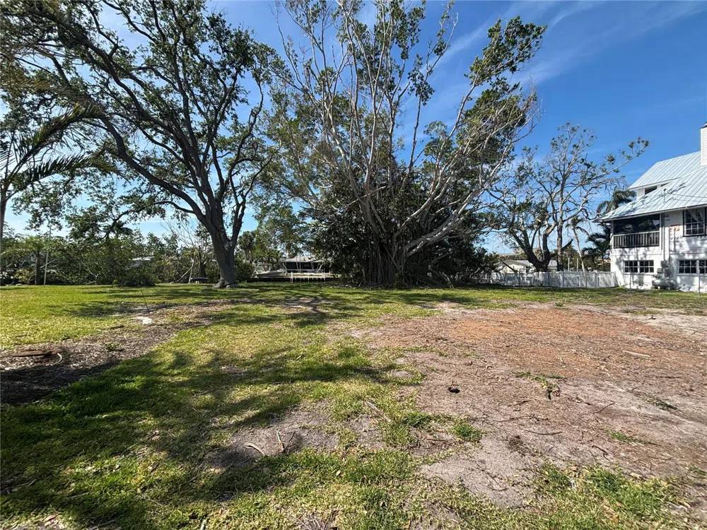 4417 DOLPHIN LANE Palmetto, FL 34221