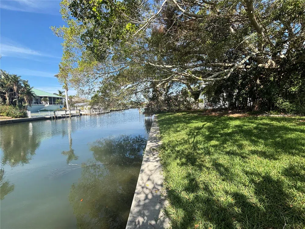 4417 DOLPHIN LANE Palmetto, FL 34221