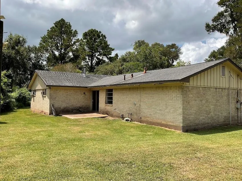 19847 County Road 319 Brazoria, TX 77422