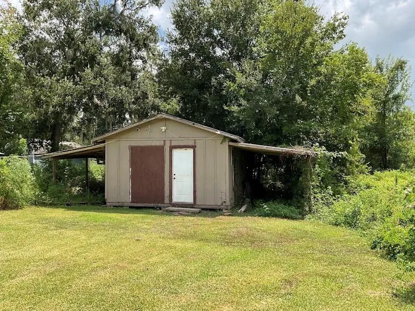 19847 County Road 319 Brazoria, TX 77422