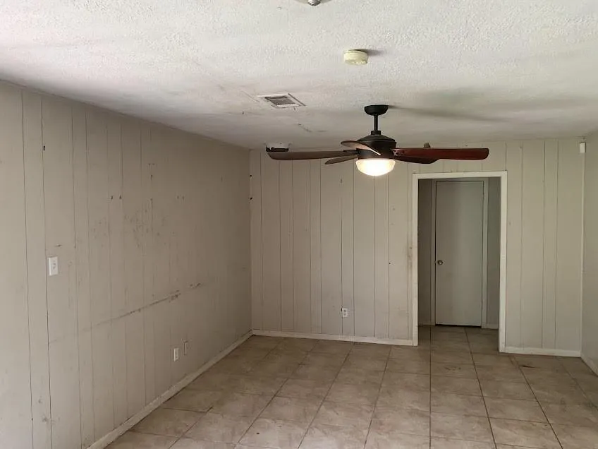 19847 County Road 319 Brazoria, TX 77422