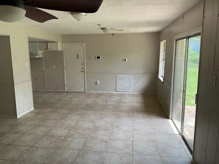 19847 County Road 319 Brazoria, TX 77422