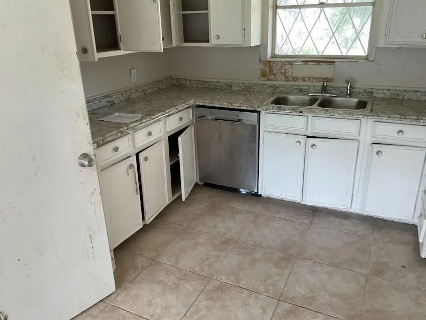 19847 County Road 319 Brazoria, TX 77422