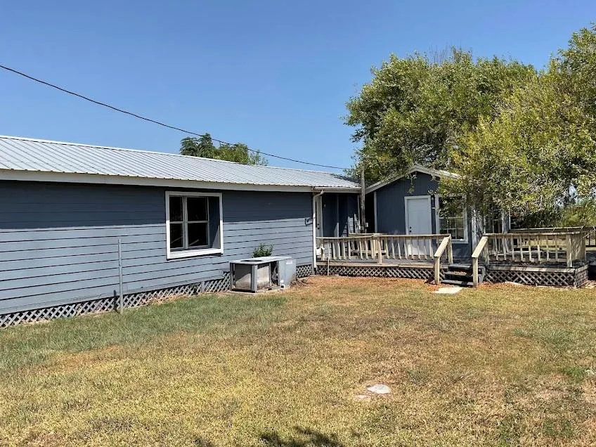 5589 County Road 469 Brazoria, TX 77422