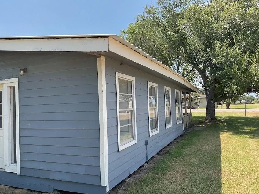 5589 County Road 469 Brazoria, TX 77422