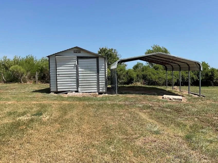 5589 County Road 469 Brazoria, TX 77422