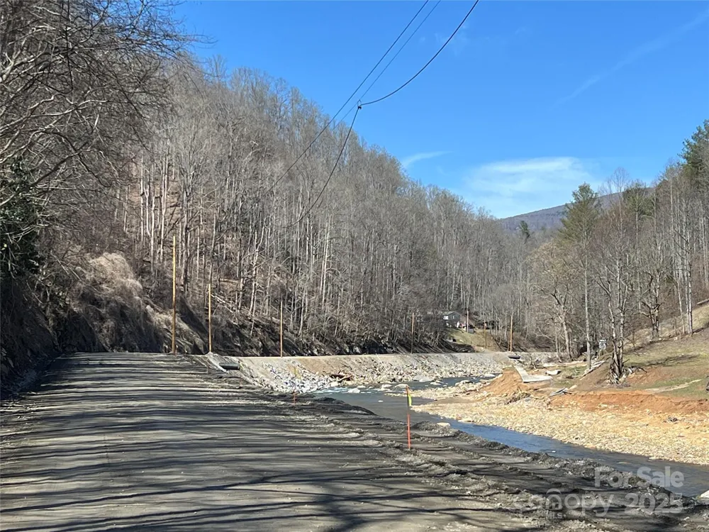12982 US 19W Highway Burnsville, NC 28714