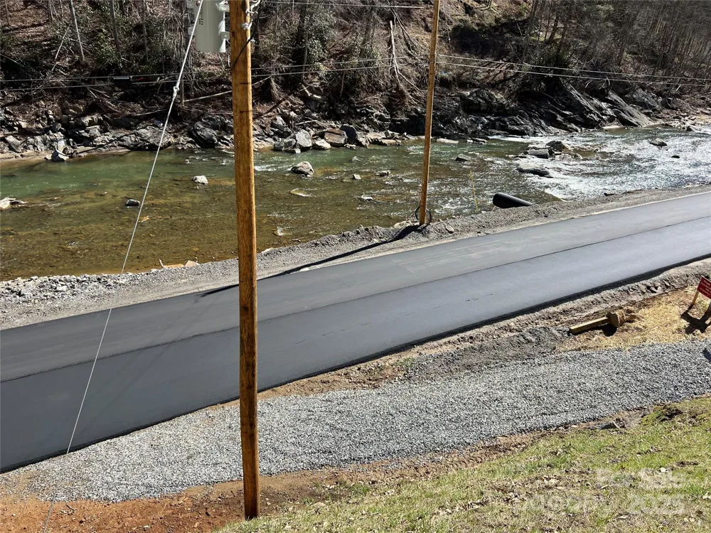 12982 US 19W Highway Burnsville, NC 28714