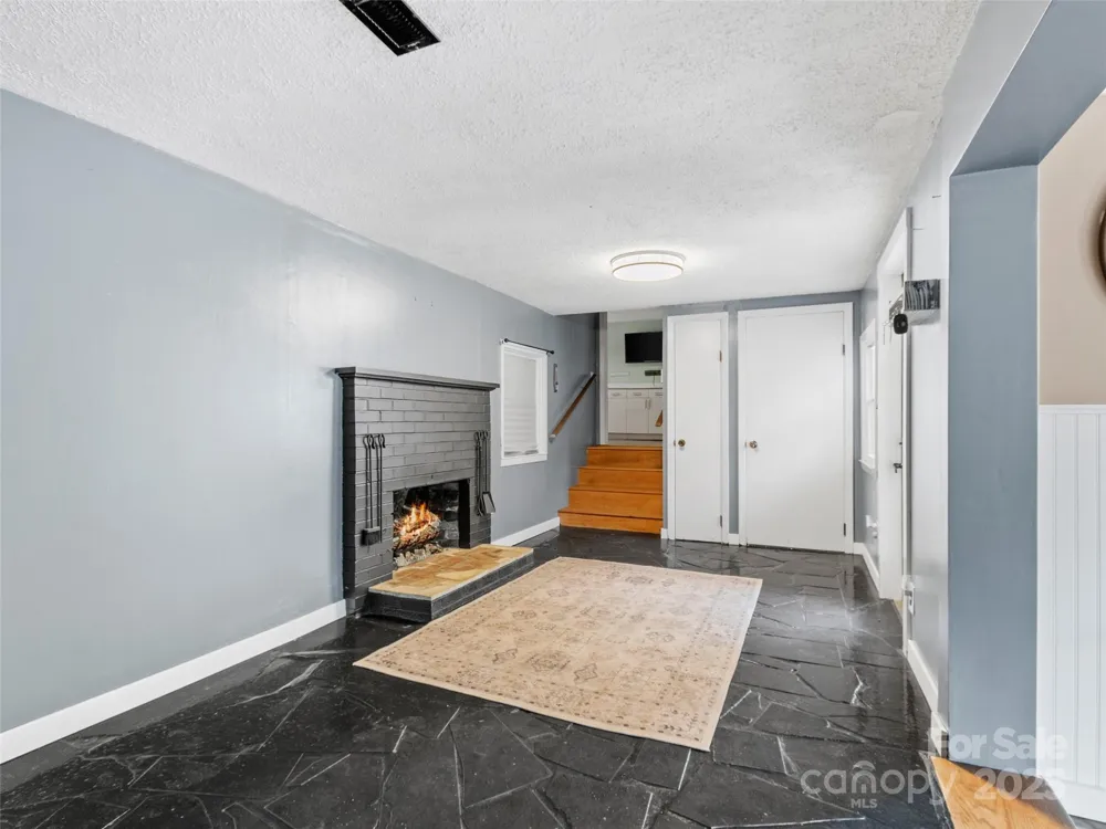 12982 US 19W Highway Burnsville, NC 28714