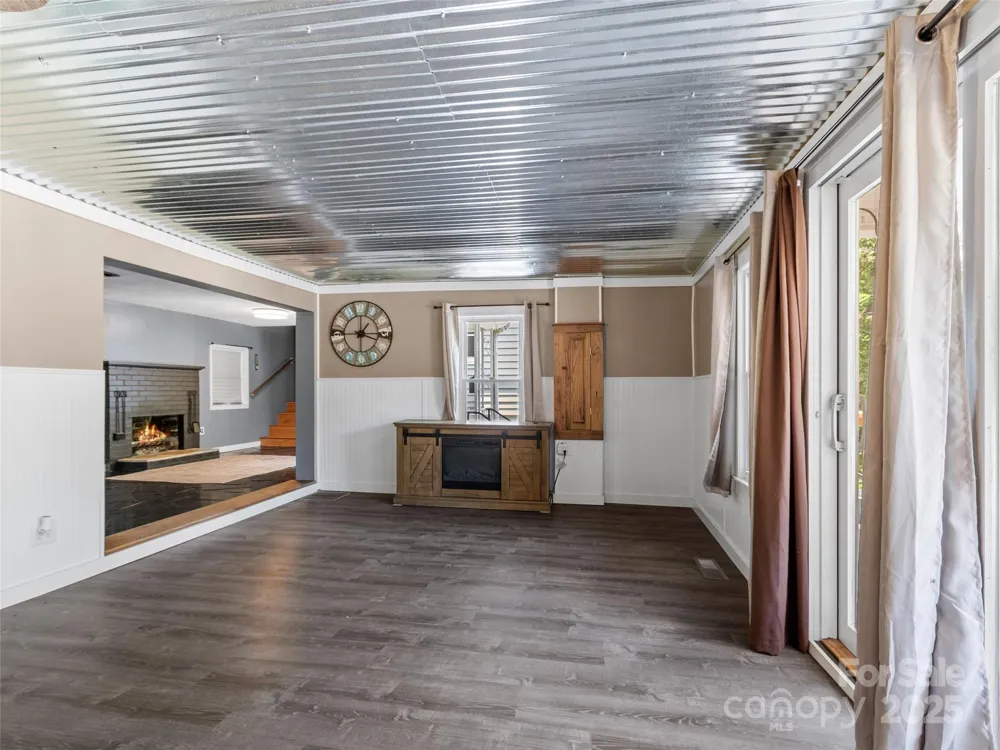 12982 US 19W Highway Burnsville, NC 28714