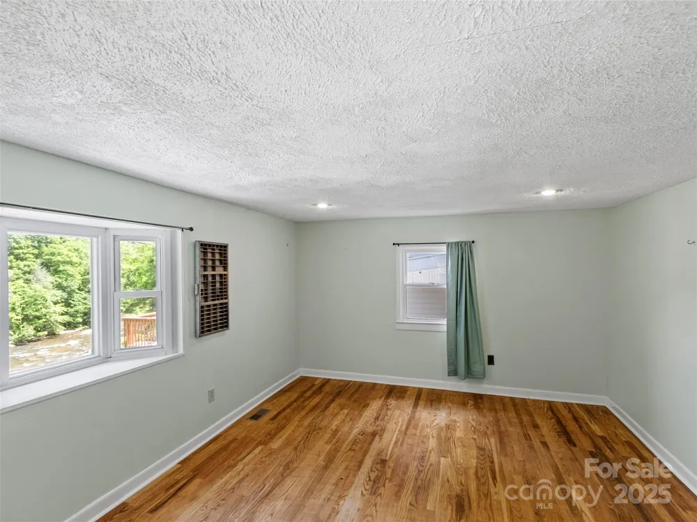 12982 US 19W Highway Burnsville, NC 28714