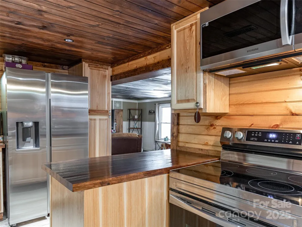12982 US 19W Highway Burnsville, NC 28714
