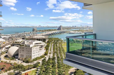900 Biscayne Blvd #2410