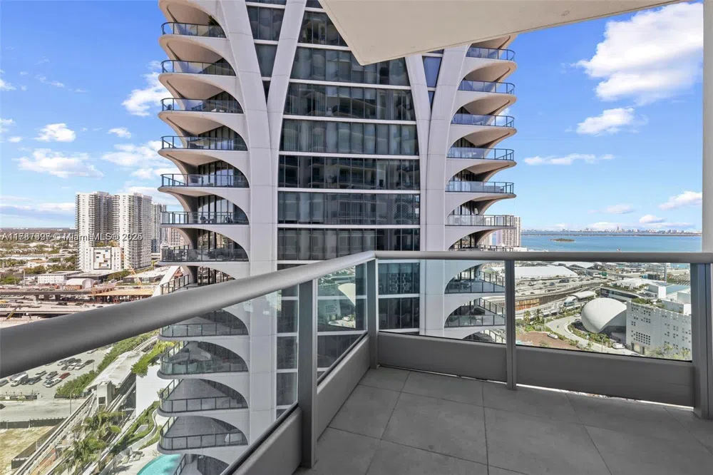 900 Biscayne Blvd #2410 Miami, FL 33132