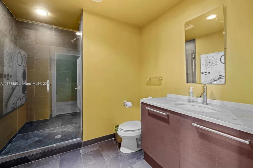 900 Biscayne Blvd #2410 Miami, FL 33132