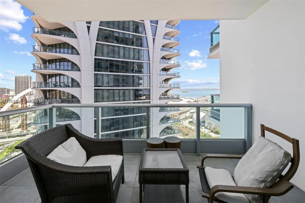 900 Biscayne Blvd #2410 Miami, FL 33132
