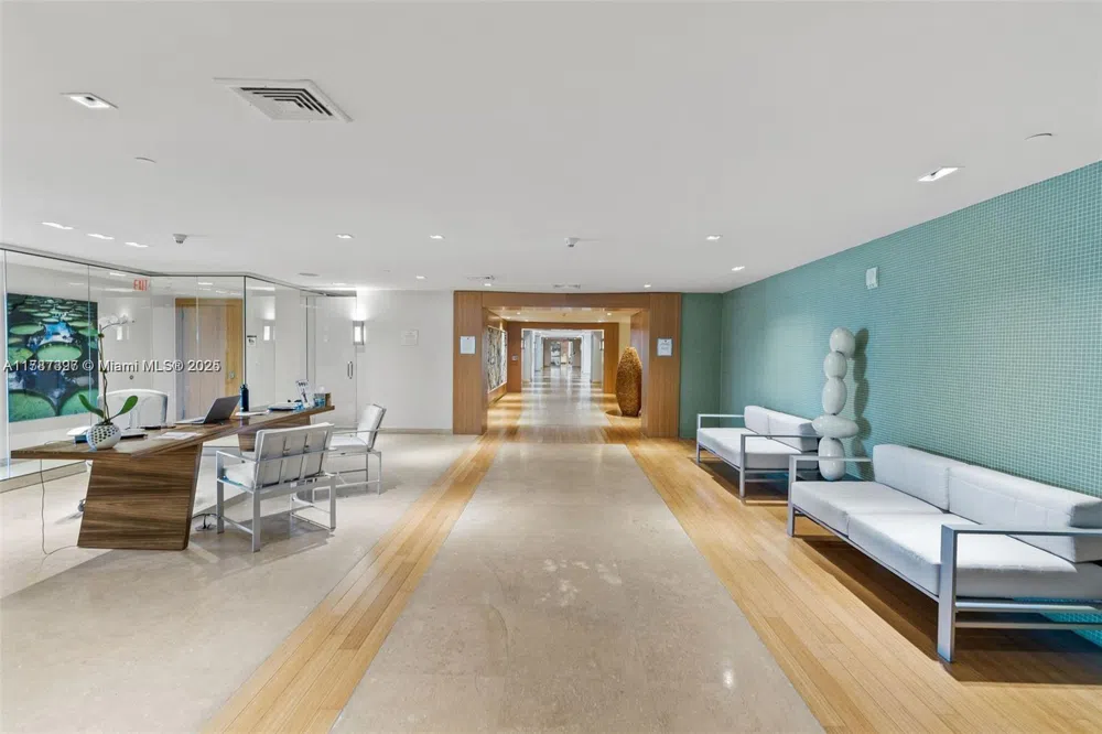 900 Biscayne Blvd #2410 Miami, FL 33132