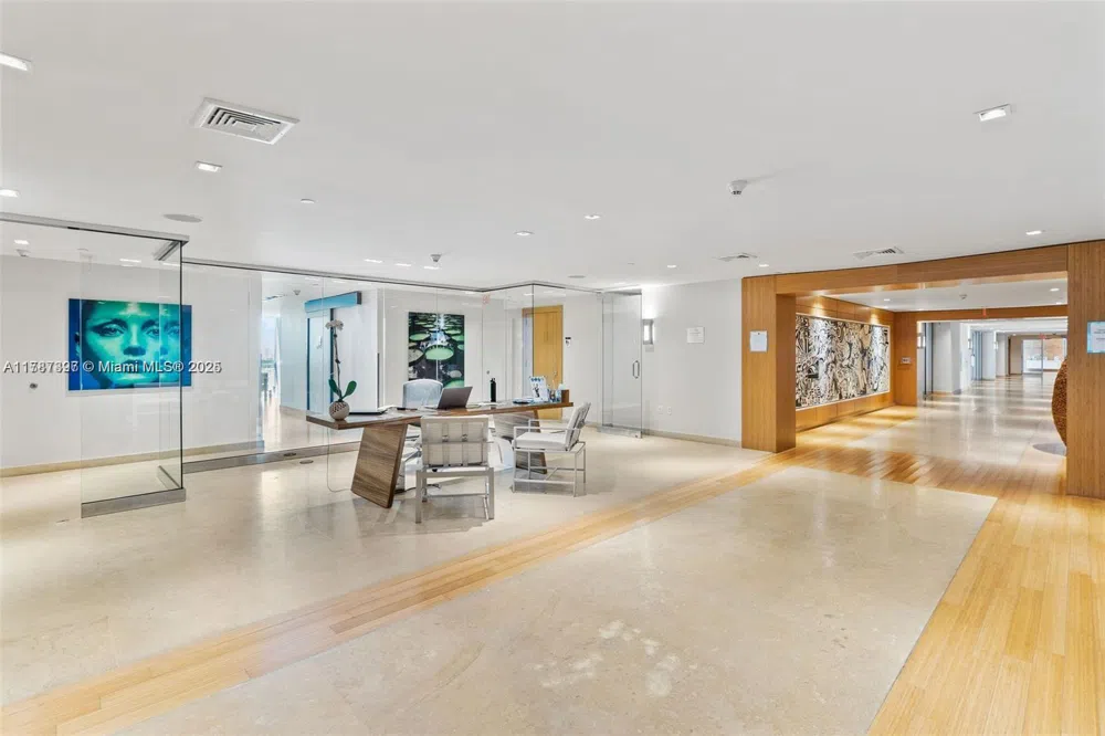 900 Biscayne Blvd #2410 Miami, FL 33132