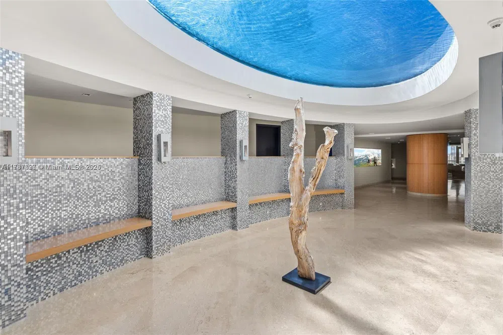 900 Biscayne Blvd #2410 Miami, FL 33132