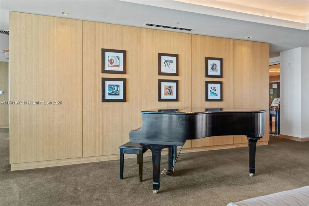 900 Biscayne Blvd #2410 Miami, FL 33132