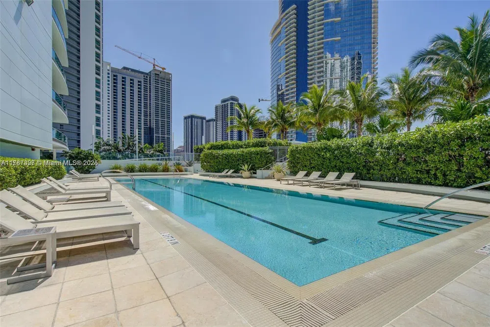 900 Biscayne Blvd #2410 Miami, FL 33132