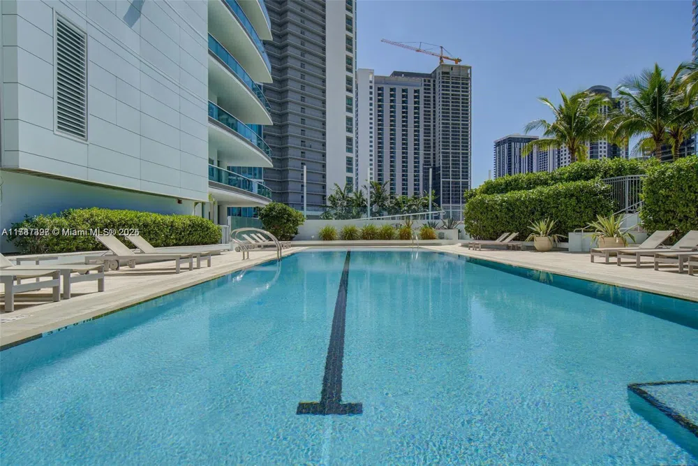 900 Biscayne Blvd #2410 Miami, FL 33132