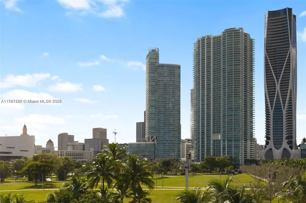 900 Biscayne Blvd #2410 Miami, FL 33132