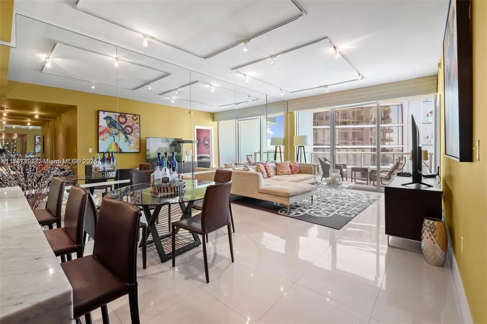 900 Biscayne Blvd #2410 Miami, FL 33132