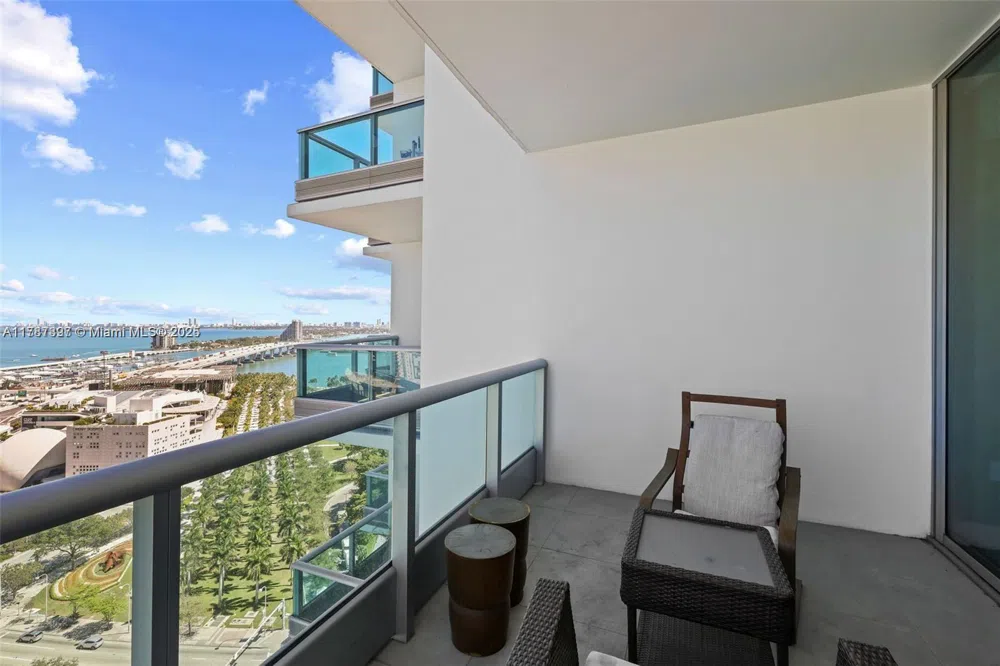 900 Biscayne Blvd #2410 Miami, FL 33132