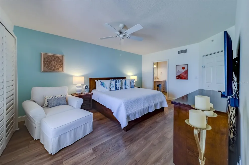 16500 GULF BOULEVARD #355 North Redington Beach, FL 33708