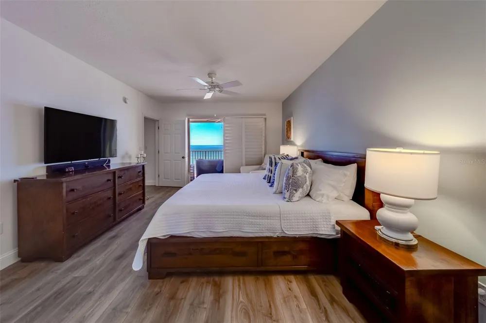 16500 GULF BOULEVARD #355 North Redington Beach, FL 33708