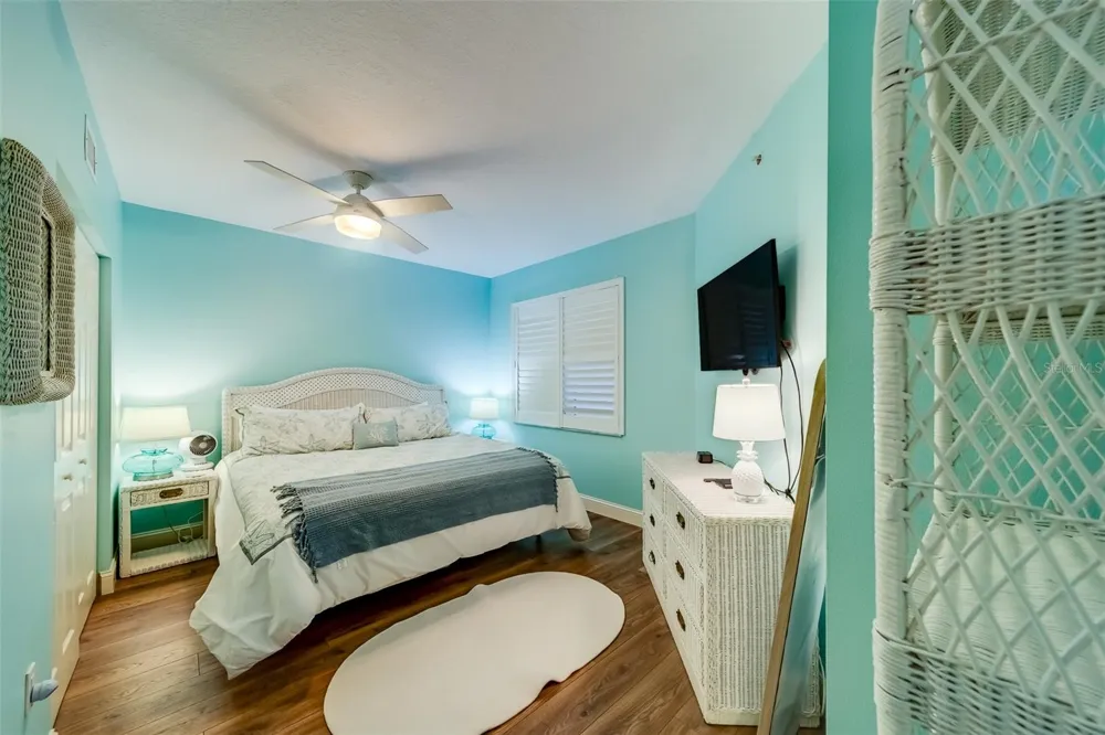 16500 GULF BOULEVARD #355 North Redington Beach, FL 33708