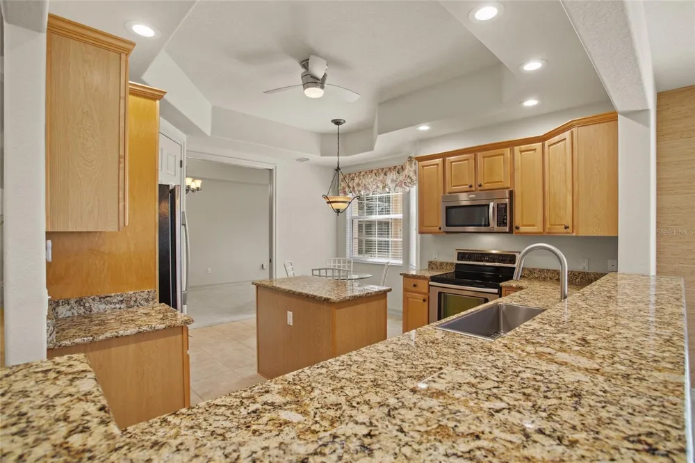 26207 AVENIDA LAS COLINAS Howey In The Hills, FL 34737