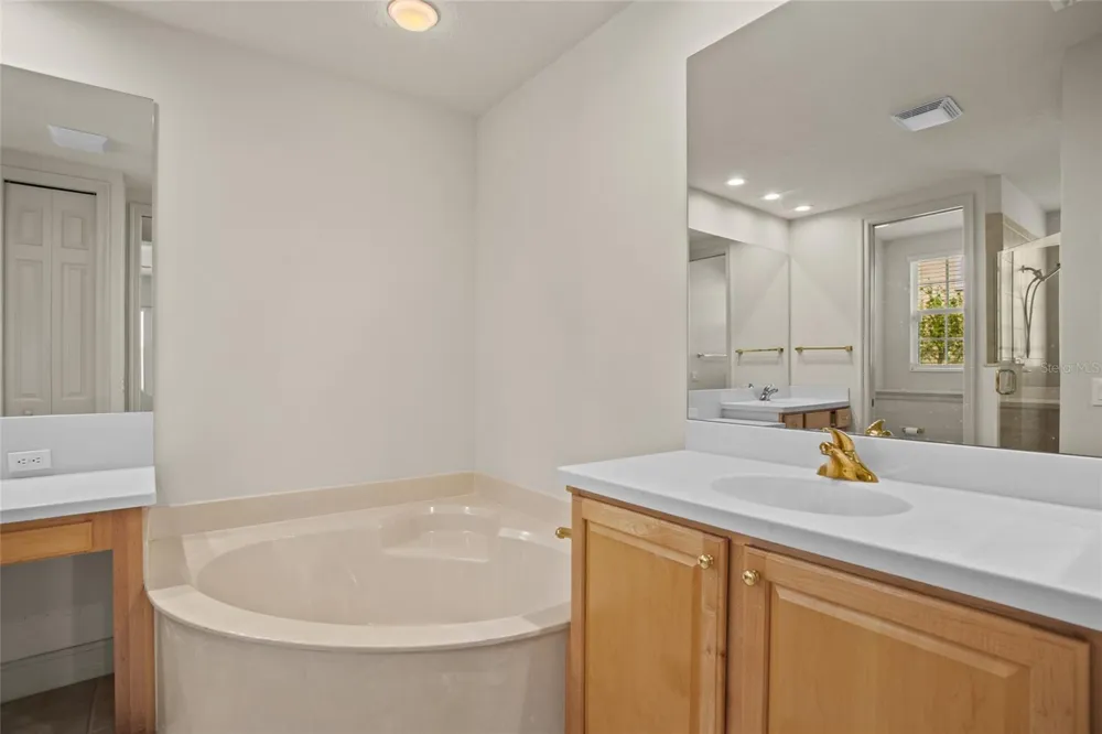 26207 AVENIDA LAS COLINAS Howey In The Hills, FL 34737