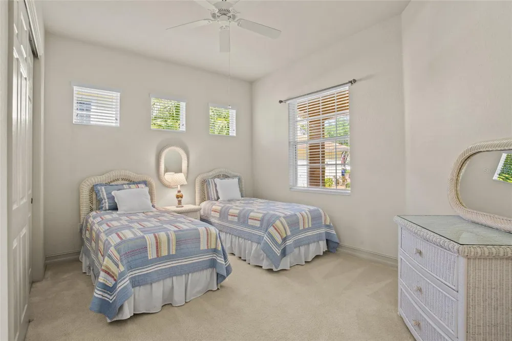 26207 AVENIDA LAS COLINAS Howey In The Hills, FL 34737