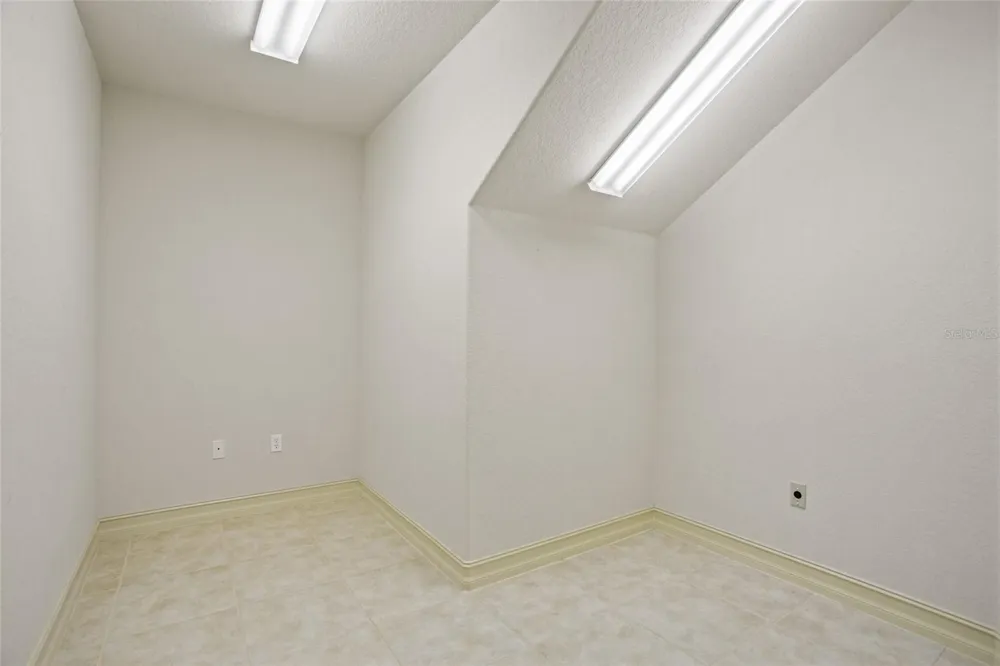 26207 AVENIDA LAS COLINAS Howey In The Hills, FL 34737