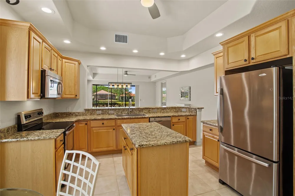 26207 AVENIDA LAS COLINAS Howey In The Hills, FL 34737