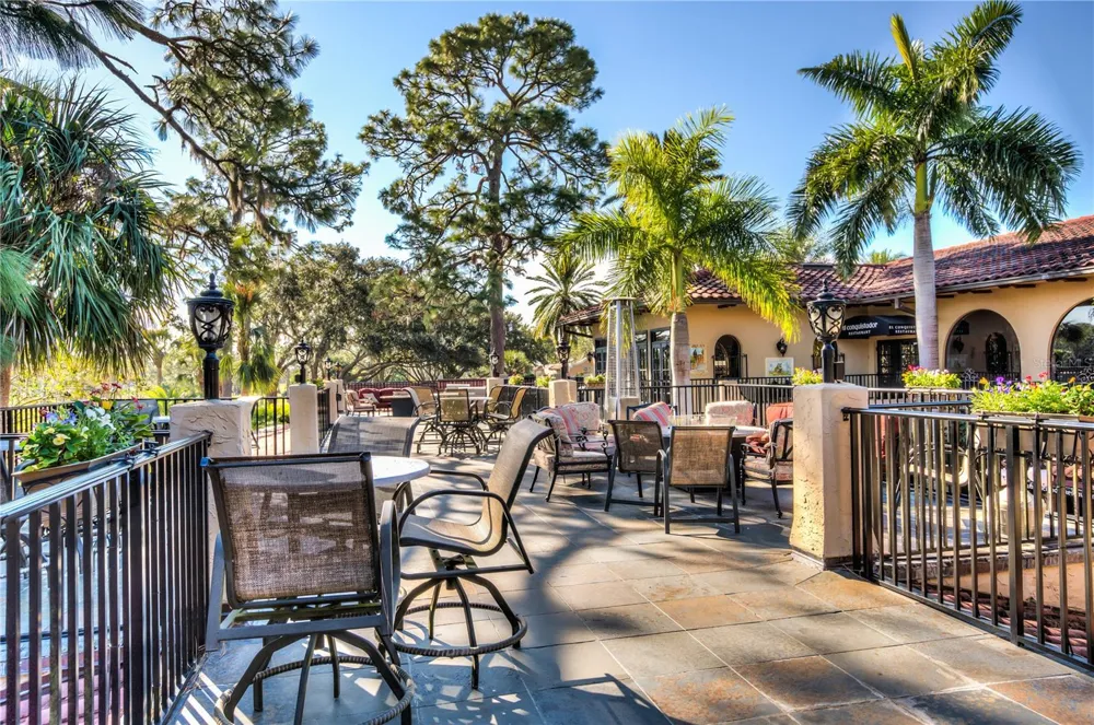 26207 AVENIDA LAS COLINAS Howey In The Hills, FL 34737