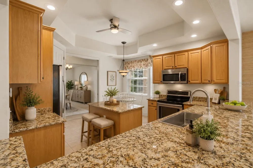 26207 AVENIDA LAS COLINAS Howey In The Hills, FL 34737