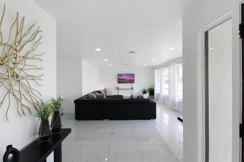 945 BAL HARBOR BOULEVARD Punta Gorda, FL 33950