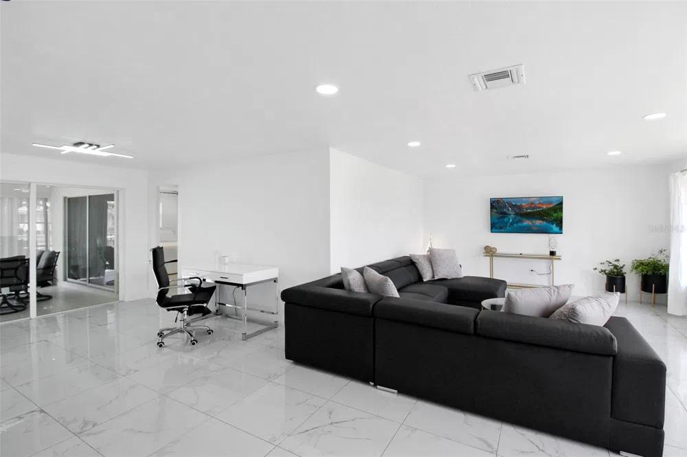 945 BAL HARBOR BOULEVARD Punta Gorda, FL 33950